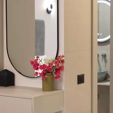 Golden * Σαράντα